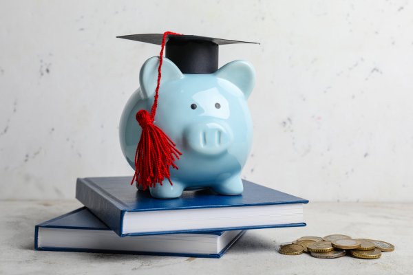 Socios prioritarios Becas de 1000 $ para libros