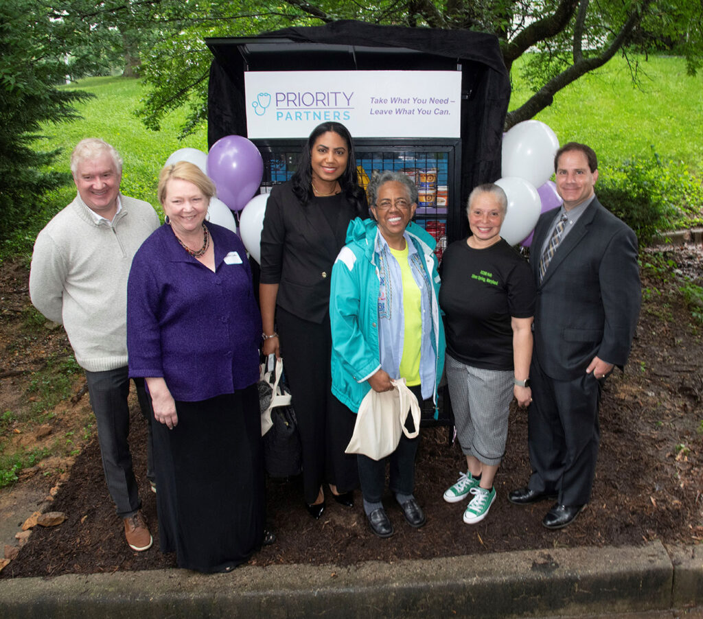 unveiling of new min-pantry at oak chapel in silver spring